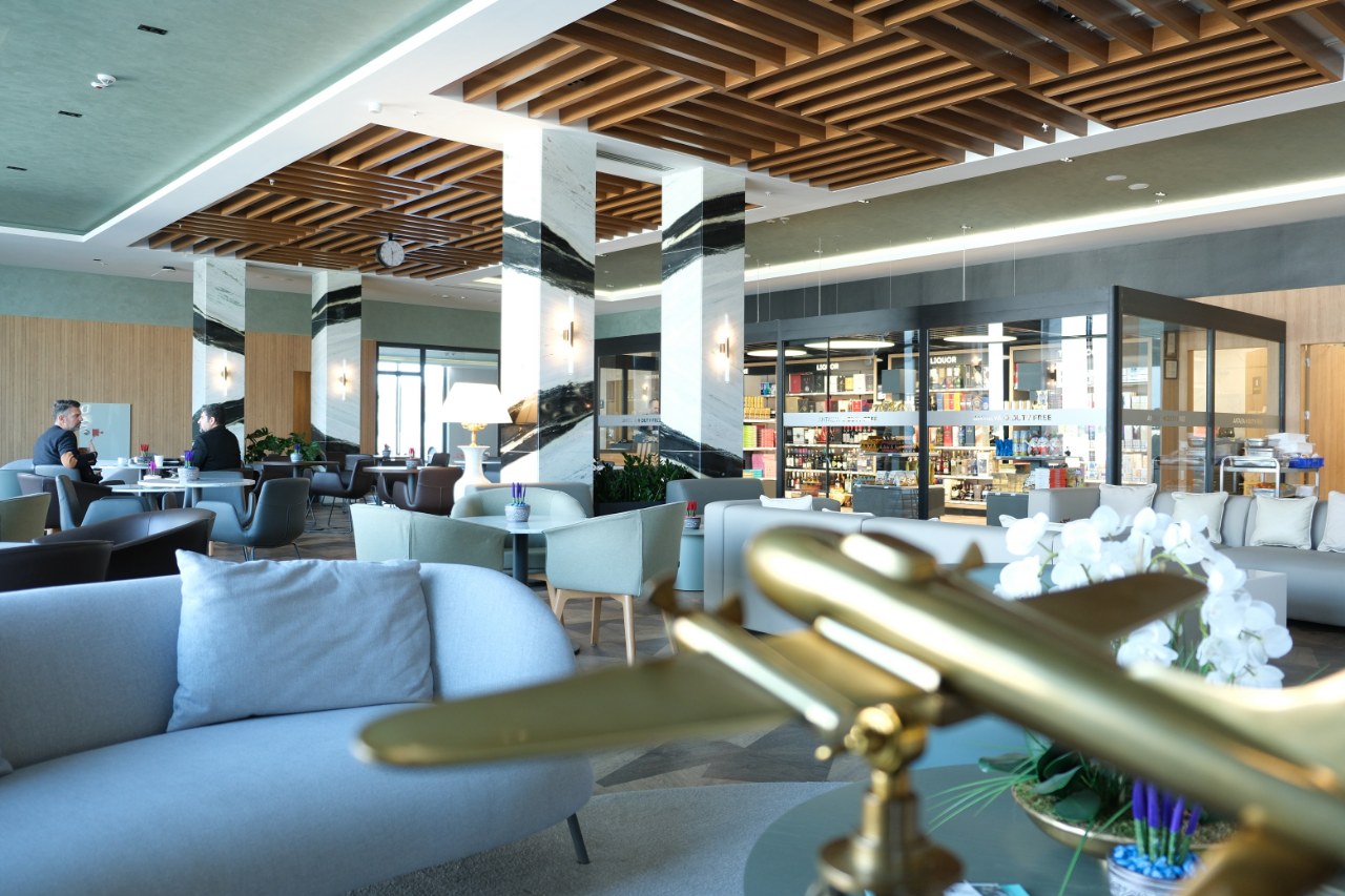Premium Lounge